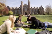 Giáo sư Harvard: “Một nửa số trường đại học Mỹ sắp phá sản”